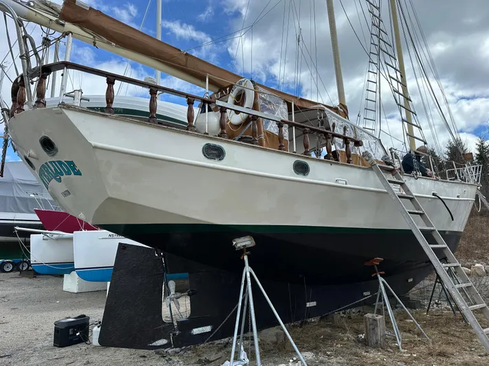 Interlude X Yacht Photos Pics 