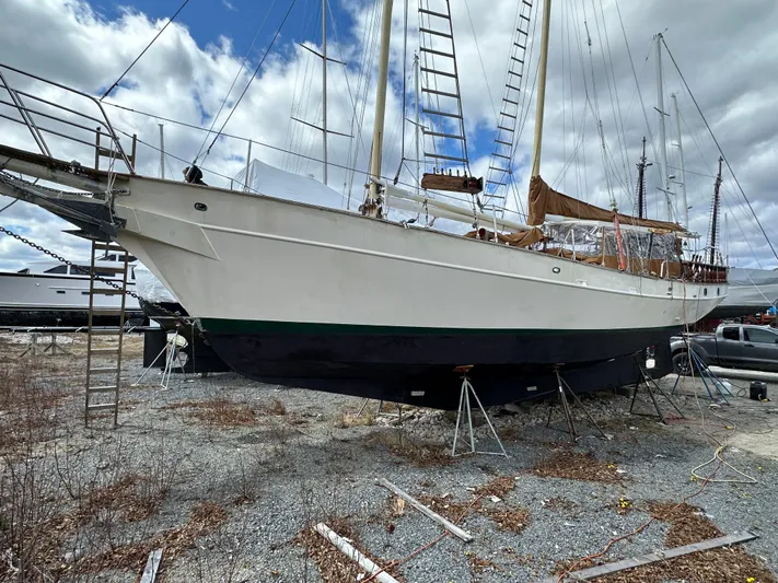 Interlude X Yacht Photos Pics 