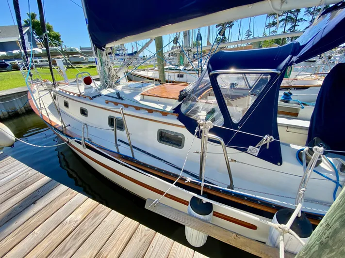 Encore Yacht Photos Pics 