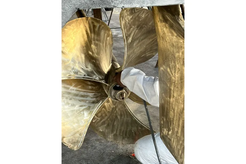 Purosangue Yacht Photos Pics 