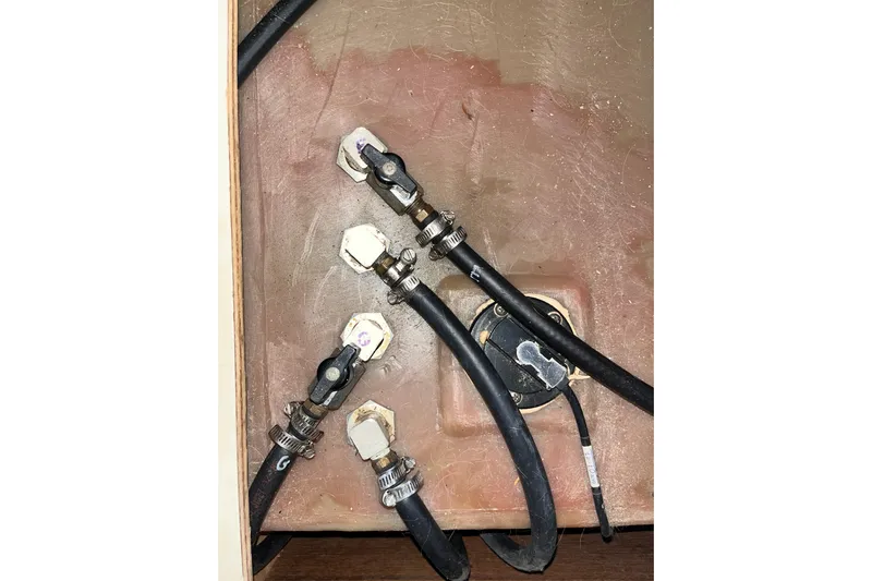 Pelagia Yacht Photos Pics Close-up of Hunter Passage 450 boat wiring and connectors, 1998 model.