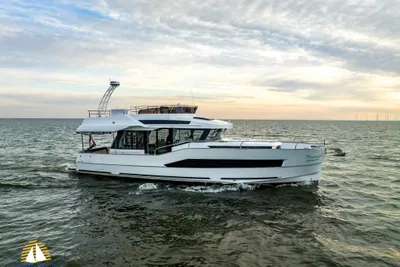 2025 Delphia Yachts 12 FlyLounge