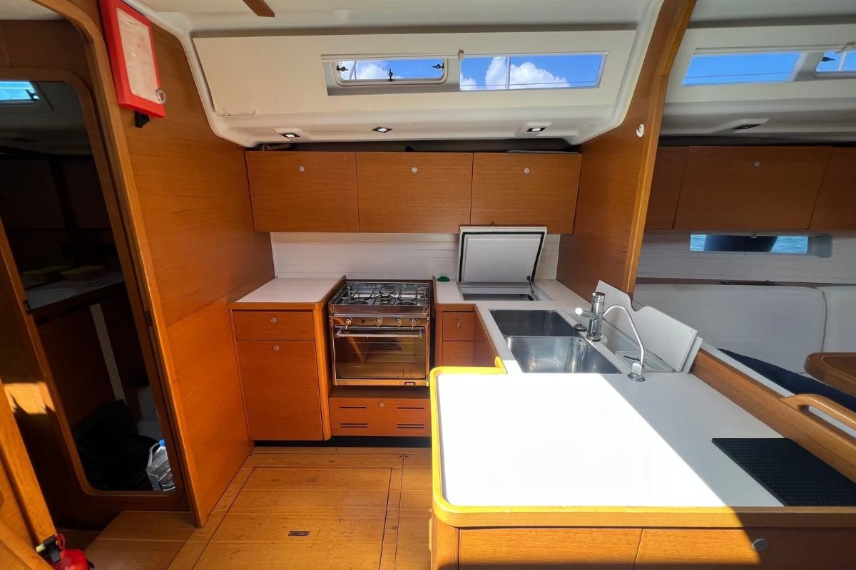 2010 Grand Soleil 52 