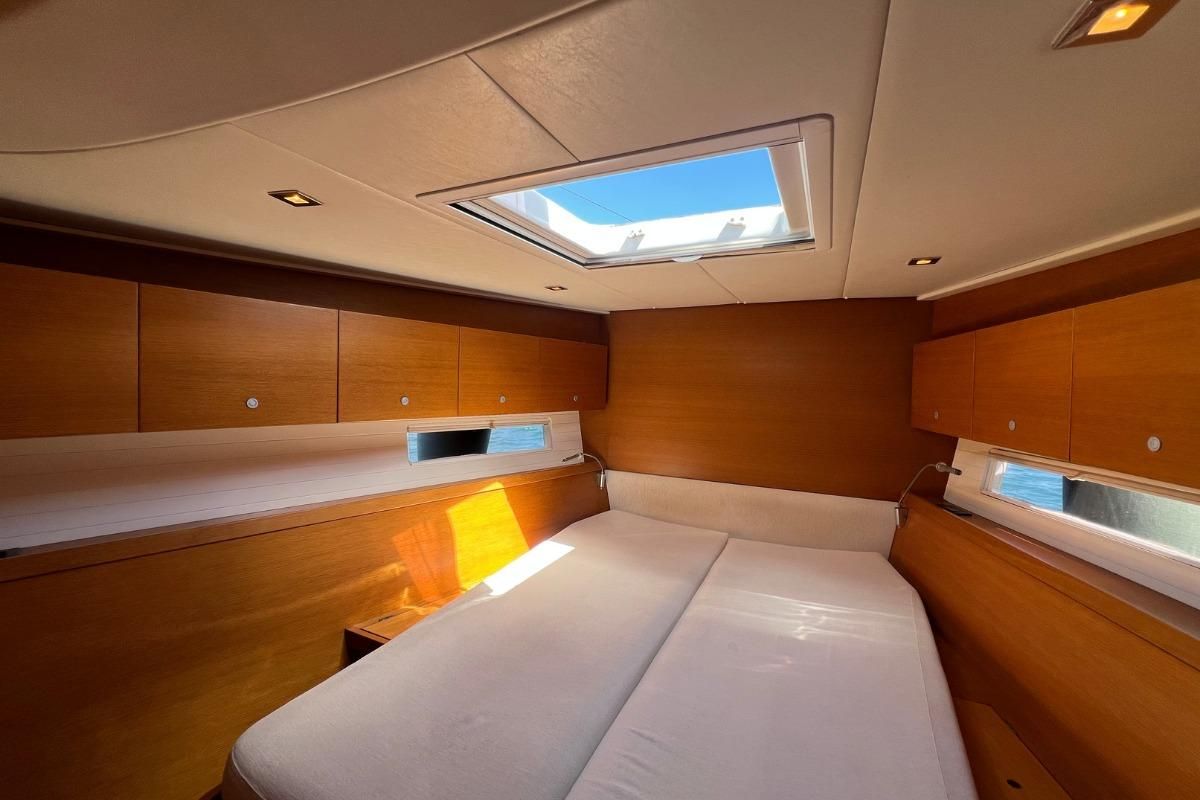 2010 Grand Soleil 52 