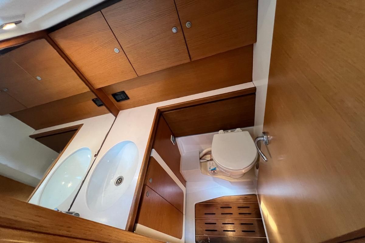 2010 Grand Soleil 52 