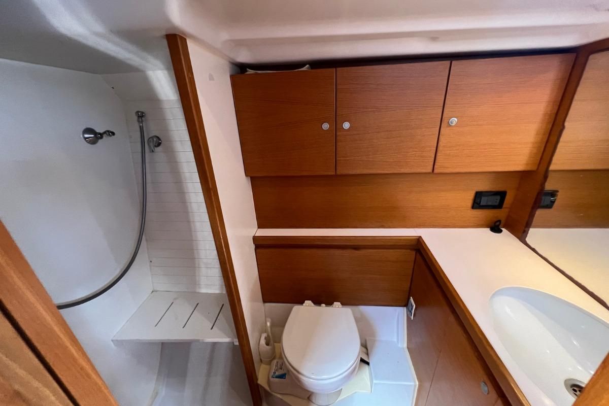 2010 Grand Soleil 52 