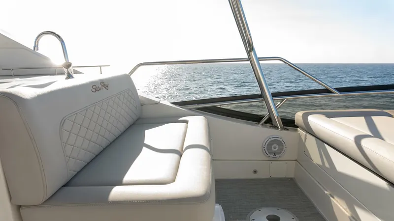 O-sea-d Yacht Photos Pics Luxurious 2017 Sea Ray 51 Flybridge yacht interior with ocean view.