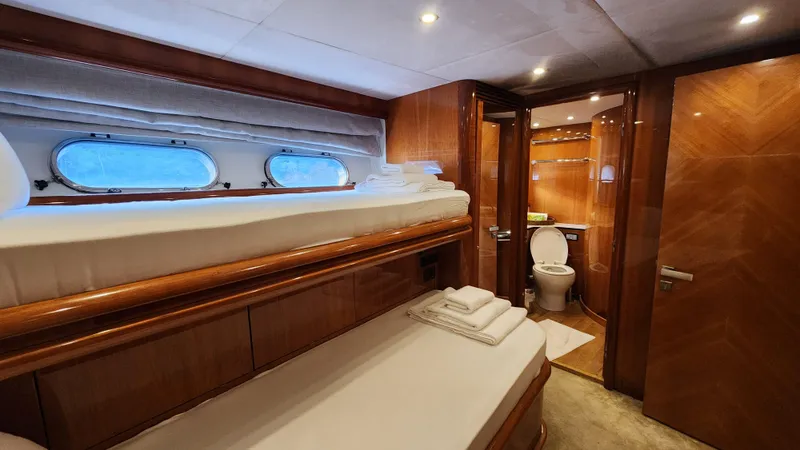 Space Oddity Yacht Photos Pics 