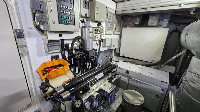 Space Oddity Yacht Photos Pics 