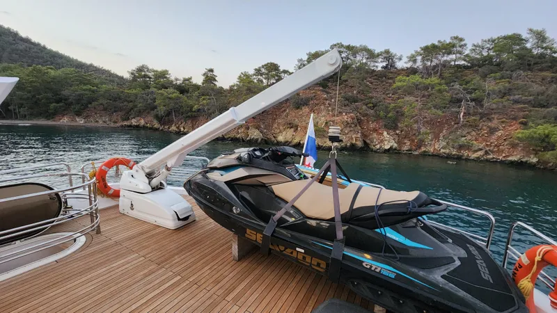 Space Oddity Yacht Photos Pics 