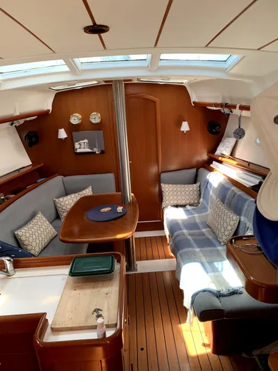 Esprit Yacht Photos Pics 