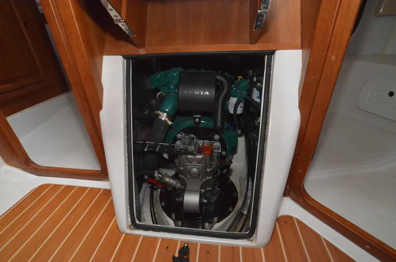 Tahlequah Yacht Photos Pics 