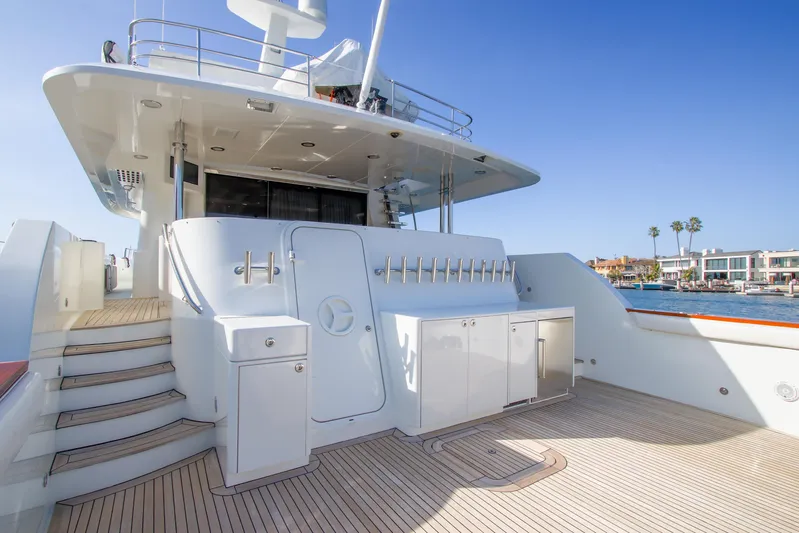 Front Row Yacht Photos Pics Luxurious 2006 Northcoast Yachts Yachtfisher deck with sleek design and ocean view.