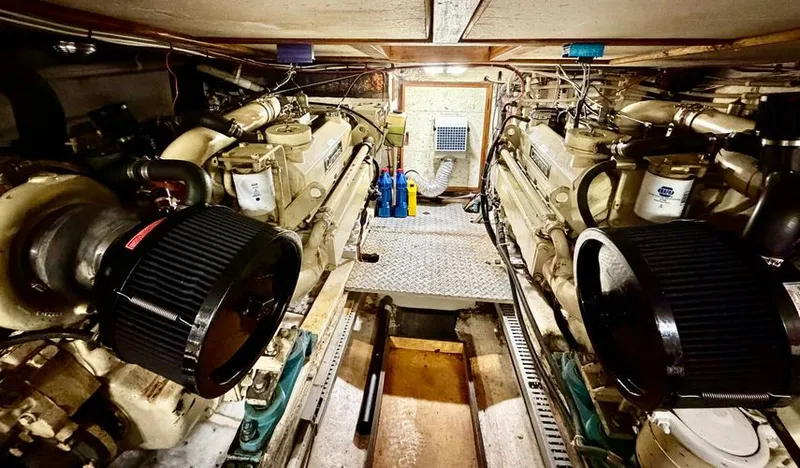 Ocean Jewel Yacht Photos Pics 1981 Ocean Alexander Mk1 - Image 28