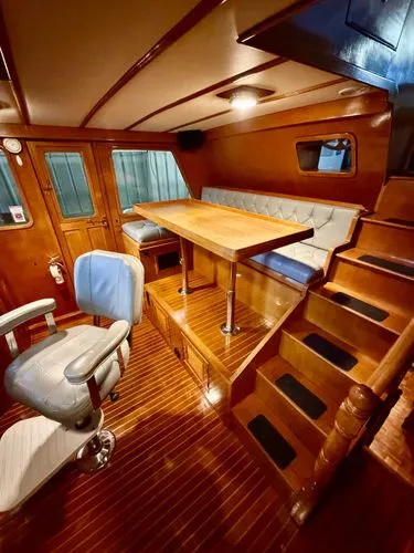 Ocean Jewel Yacht Photos Pics 1981 Ocean Alexander Mk1 - Image 12