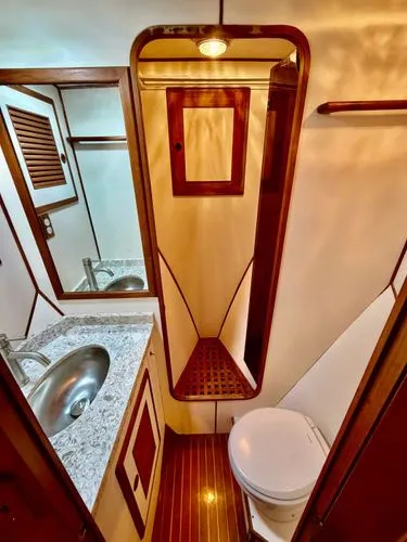 Ocean Jewel Yacht Photos Pics 1981 Ocean Alexander Mk1 - Image 26