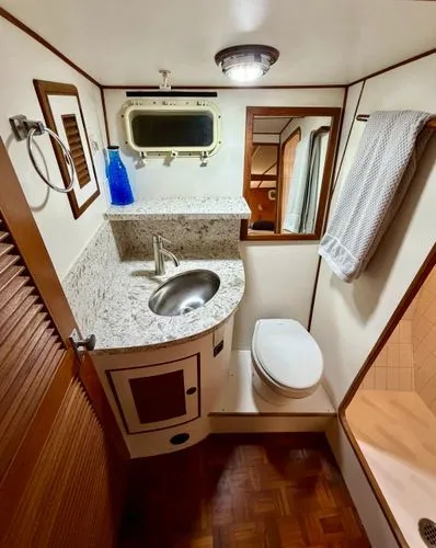 Ocean Jewel Yacht Photos Pics 1981 Ocean Alexander Mk1 - Image 27