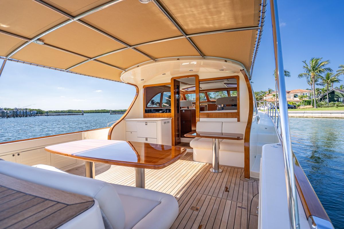 2018 Palm Beach Motor Yachts 55 