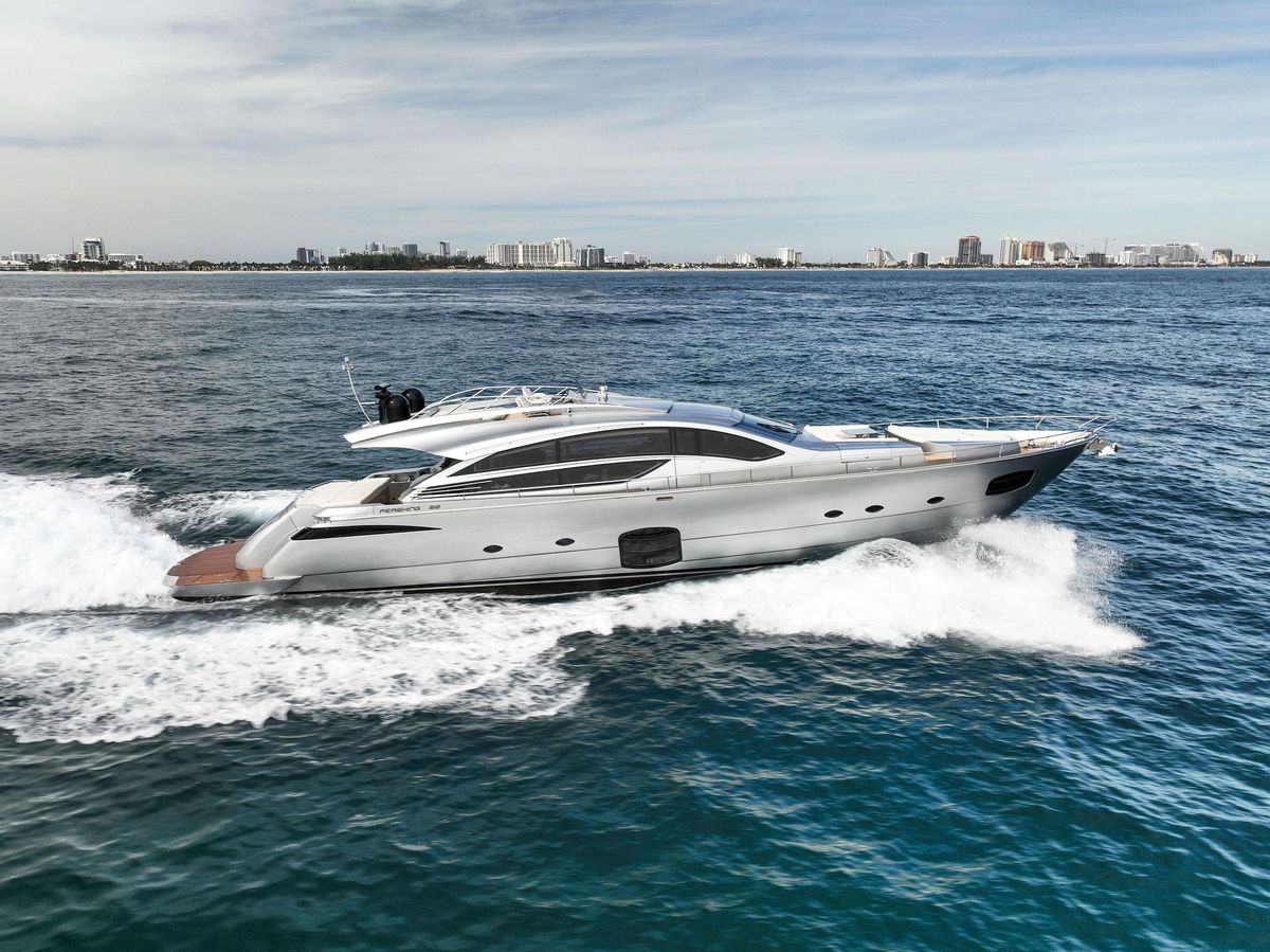 2017 Pershing 82 