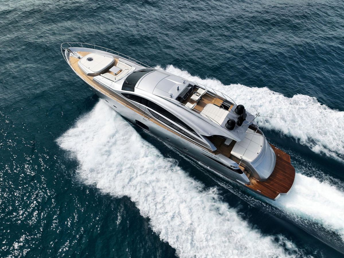 2017 Pershing 82 