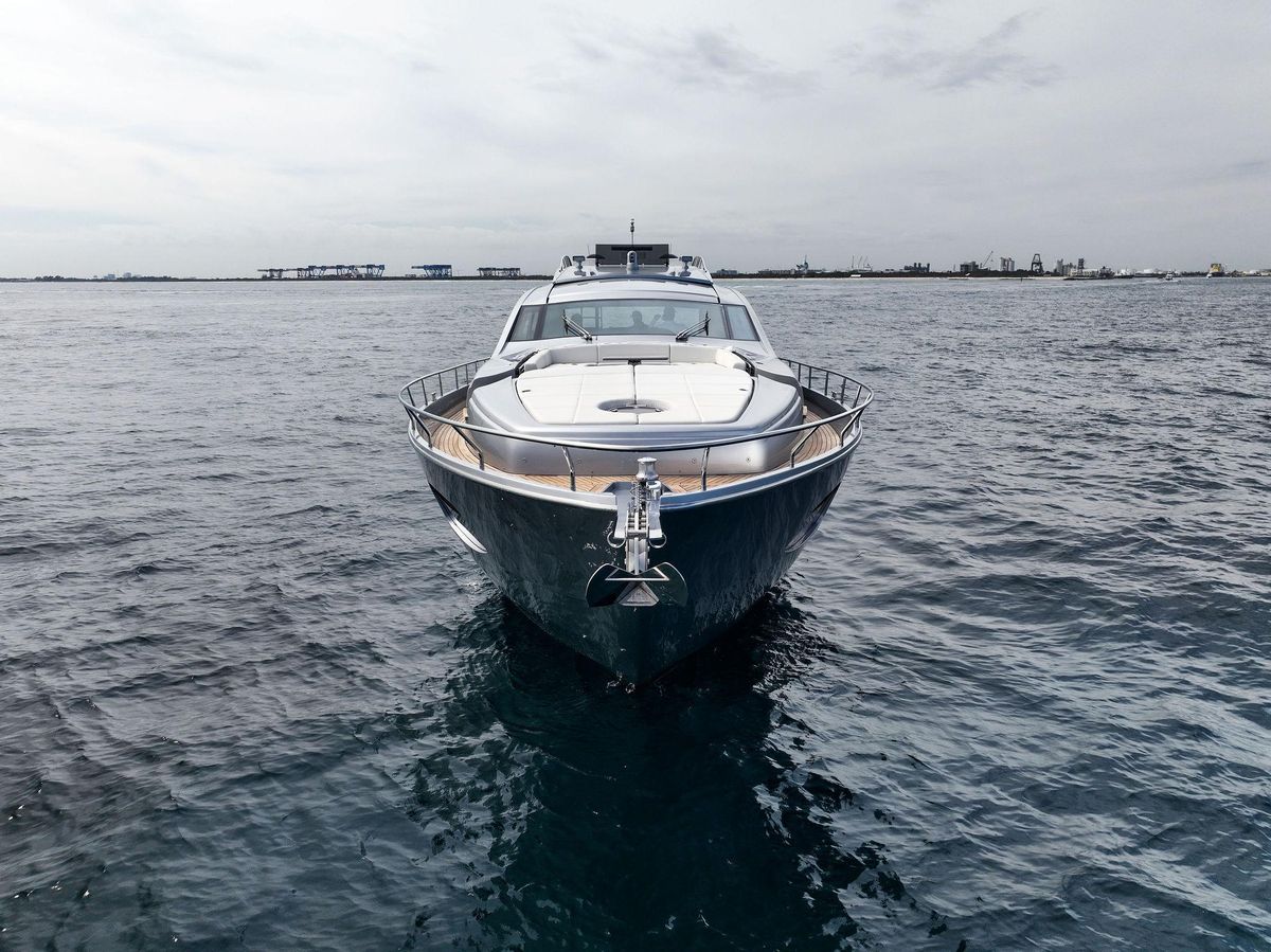 2017 Pershing 82 