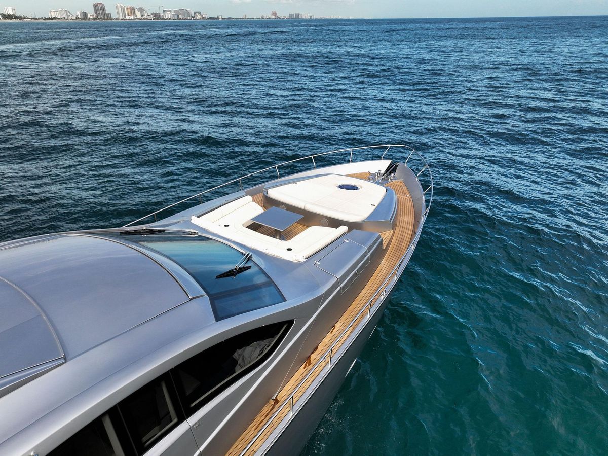 2017 Pershing 82 