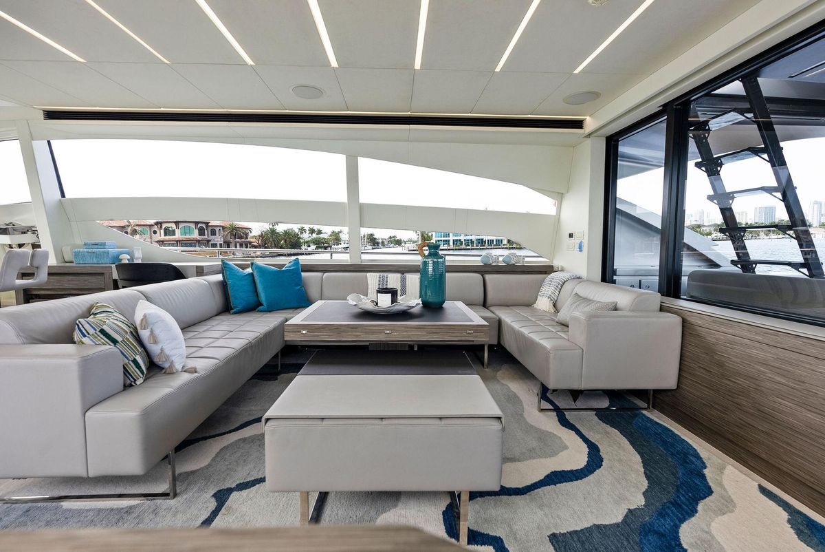 2017 Pershing 82 