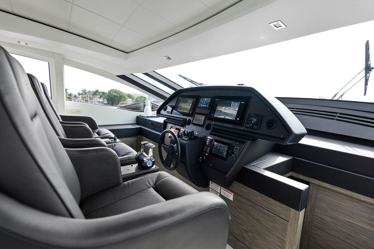 2017 Pershing 82 
