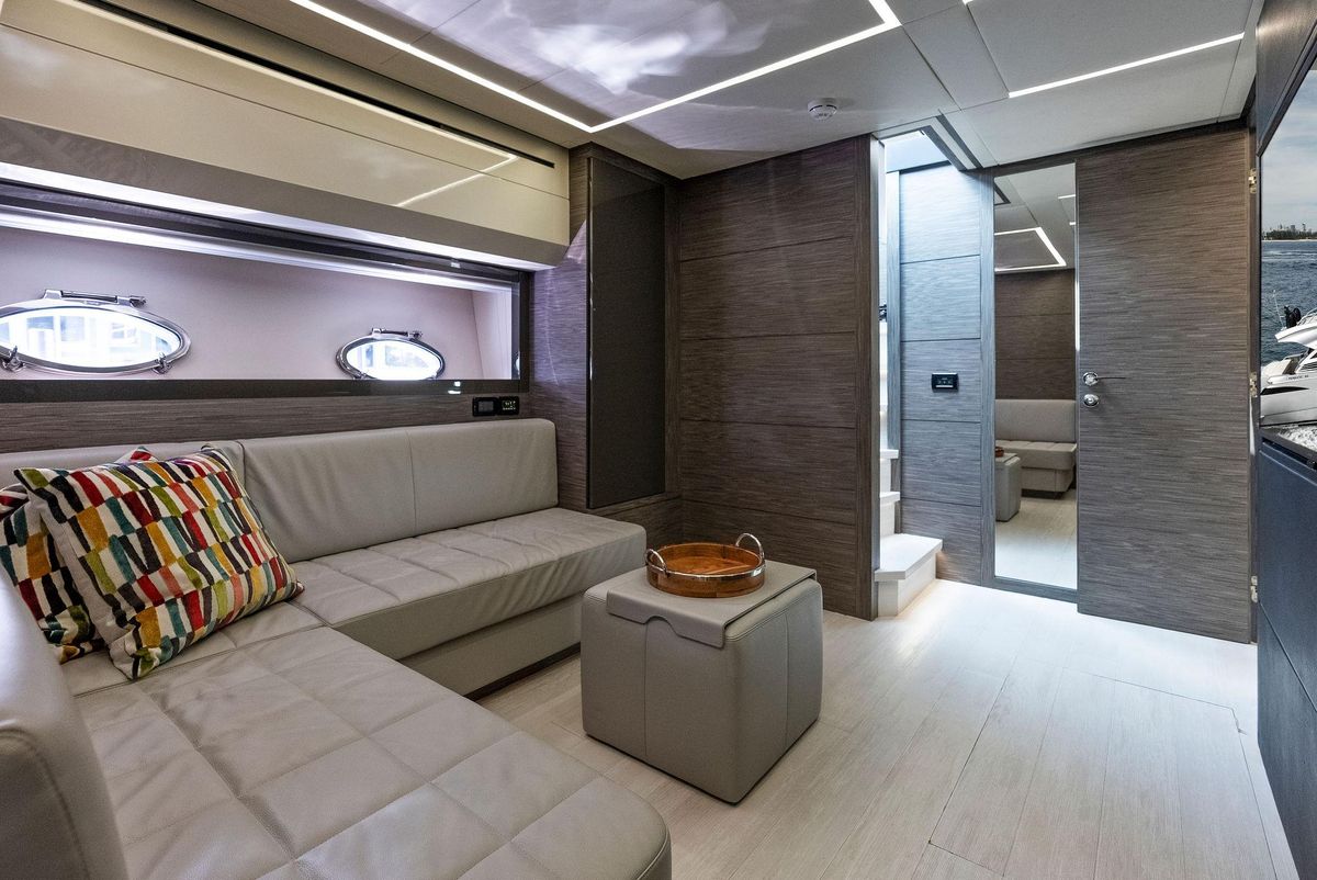 2017 Pershing 82 