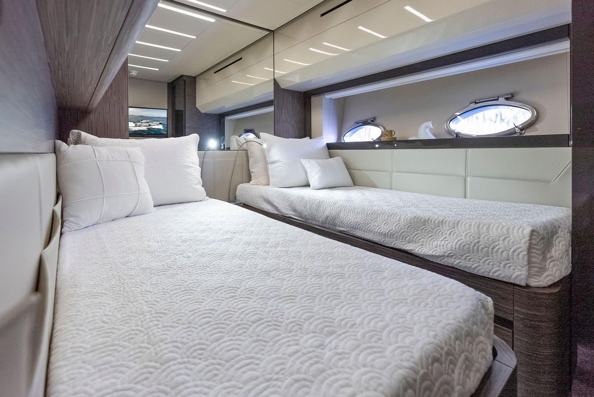 2017 Pershing 82 