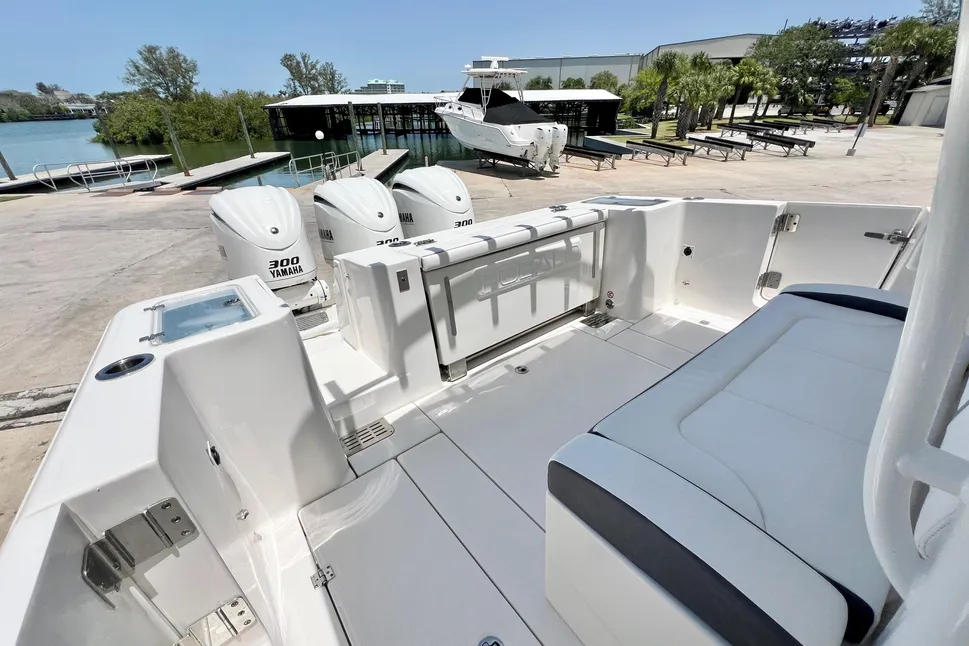 2021 Robalo R360 Center Console Center Console for sale - YachtWorld