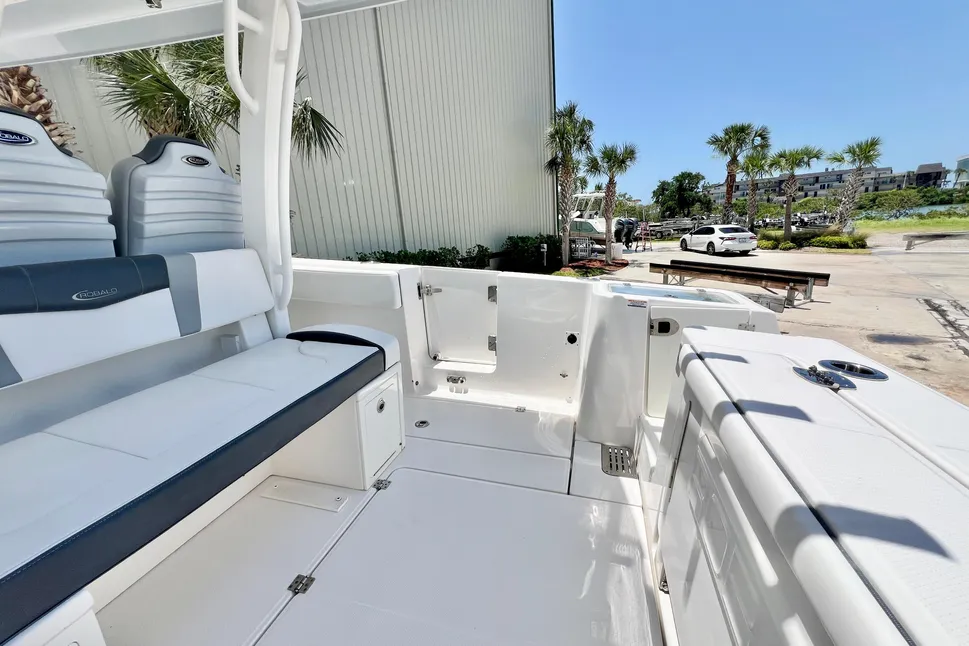 2021 Robalo R360 Center Console Center Console for sale - YachtWorld