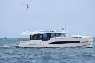 2025 Delphia Yachts 12 Sedan