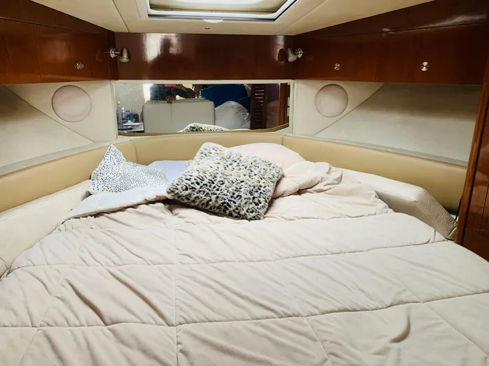 Knot On Call Yacht Photos Pics 