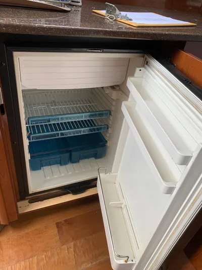 Knot On Call Yacht Photos Pics 