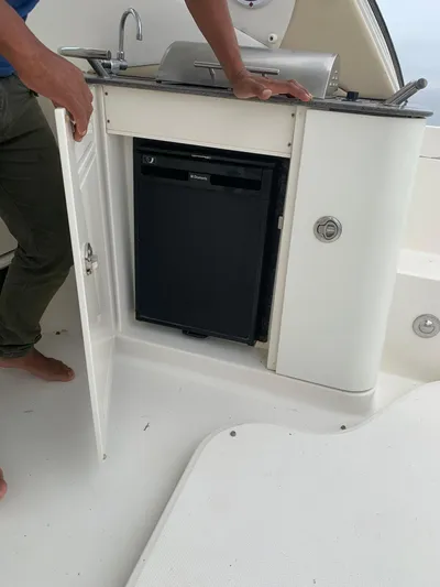 Knot On Call Yacht Photos Pics 