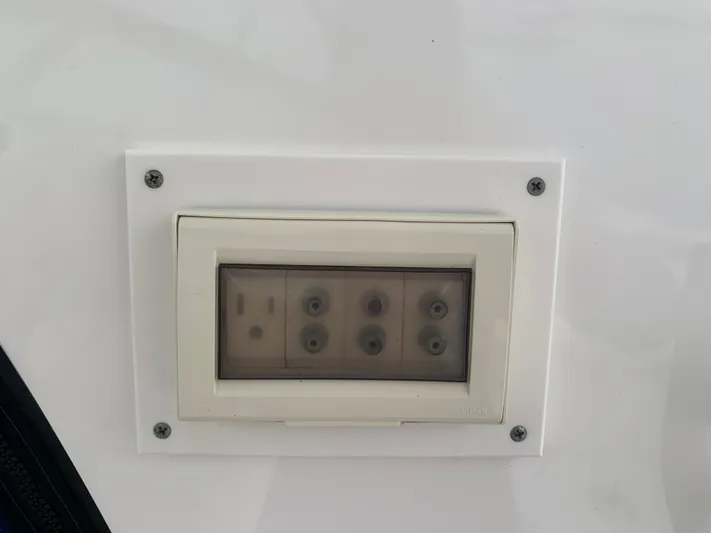 Knot On Call Yacht Photos Pics 