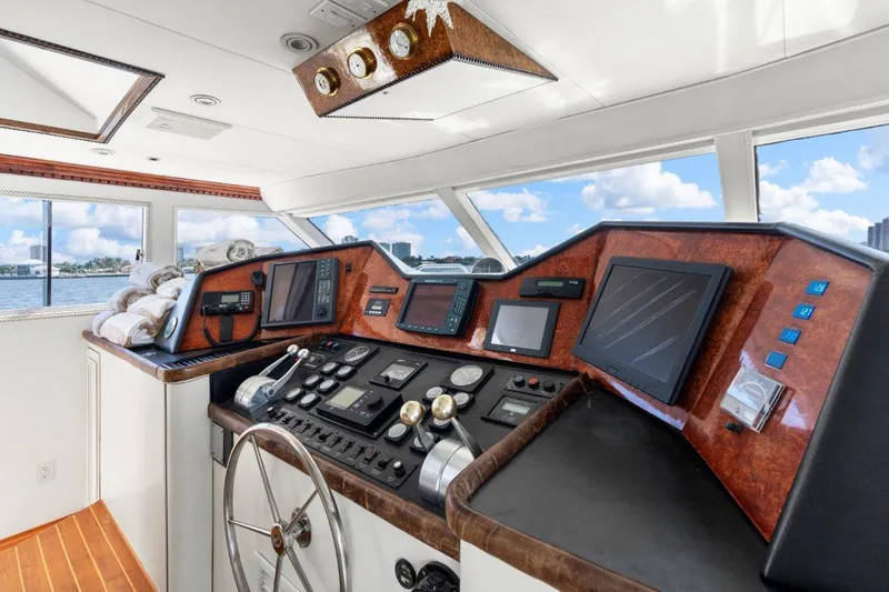 Envision Yacht Photos Pics Broward 110 Envision - Pilothouse Electronics