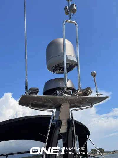  Yacht Photos Pics Riva Rivale 52 yacht antenna system against a clear blue sky, 2007 model.