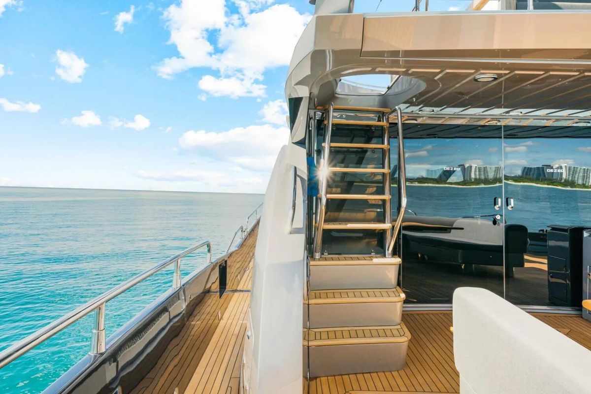 2010 Sunseeker 86 