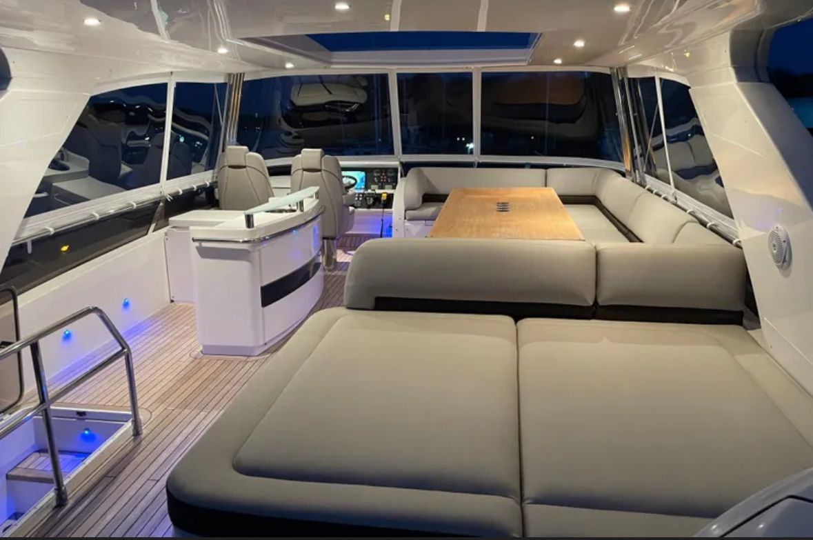 2012 Princess 72