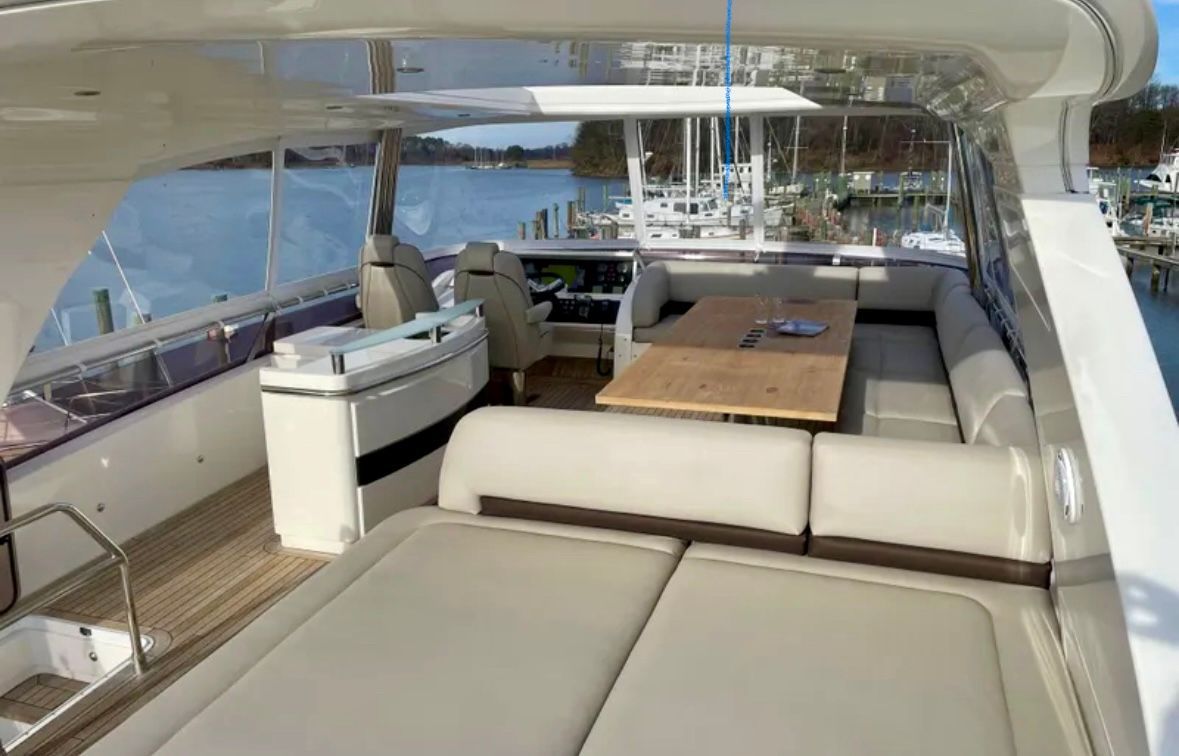 2012 Princess 72