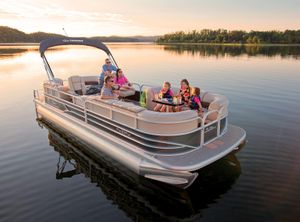 2020 Sun Tracker 24 Party Barge