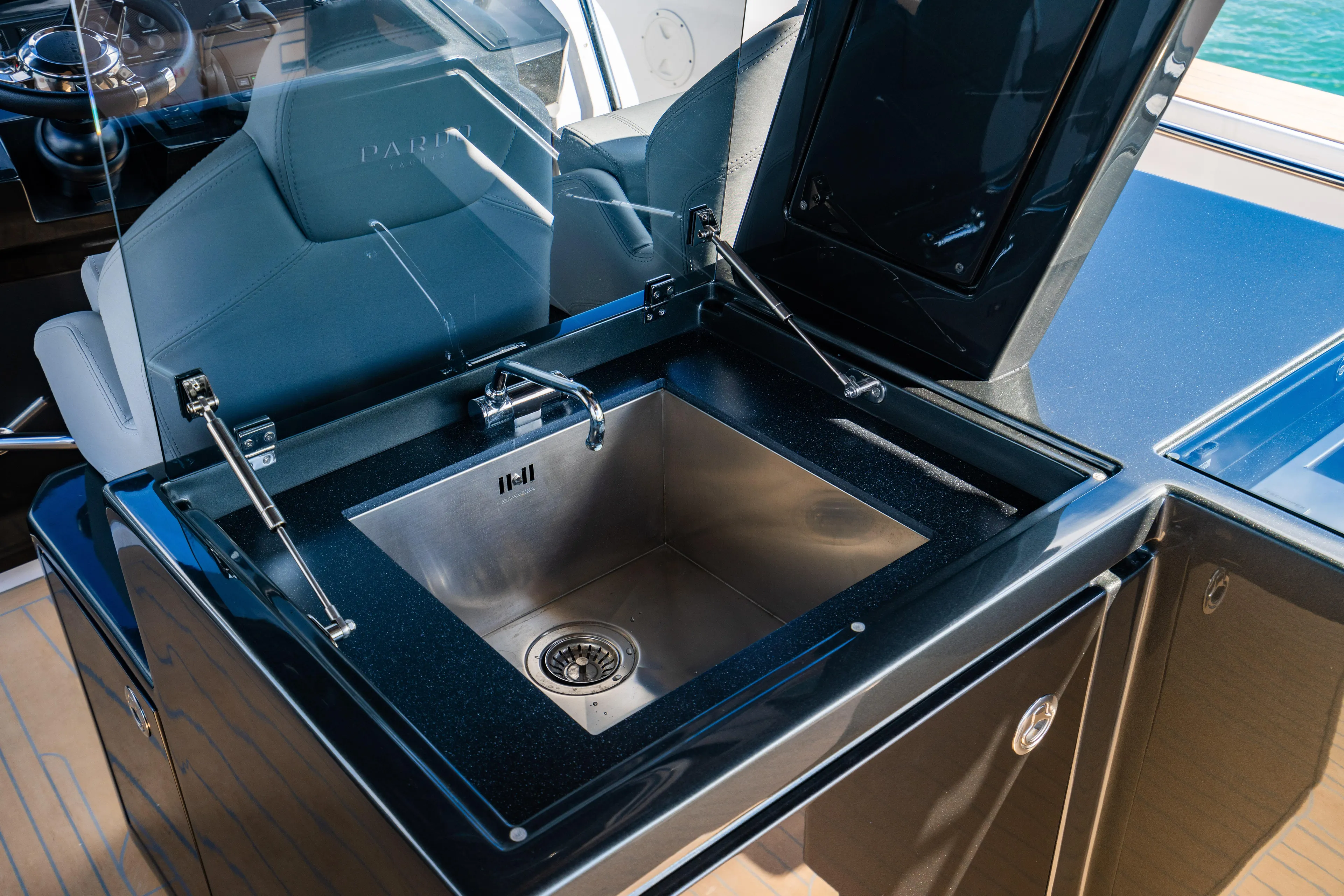 Sero Yacht Photos Pics 