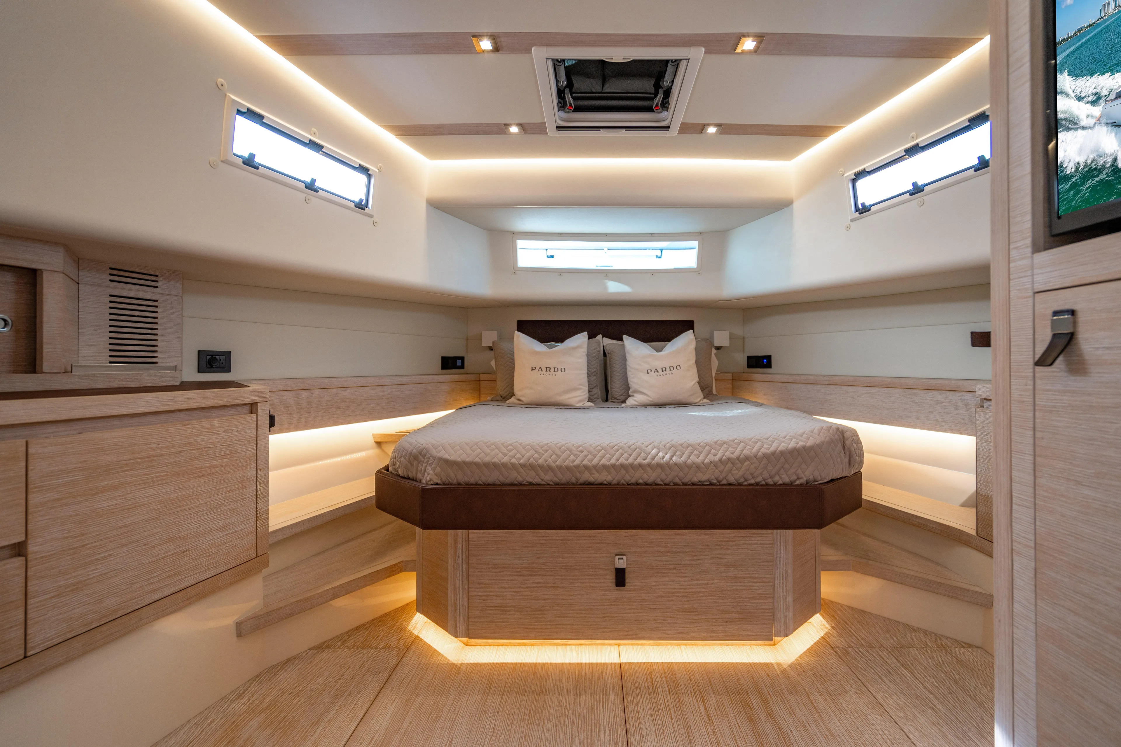 Sero Yacht Photos Pics 