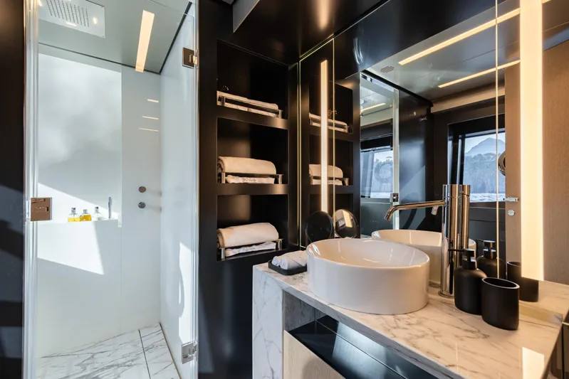 Stile Di Vita Yacht Photos Pics 