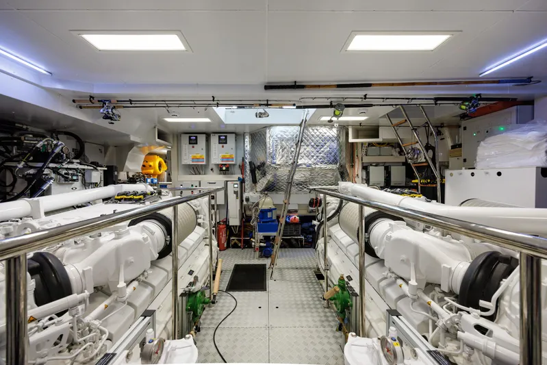 Stile Di Vita Yacht Photos Pics 