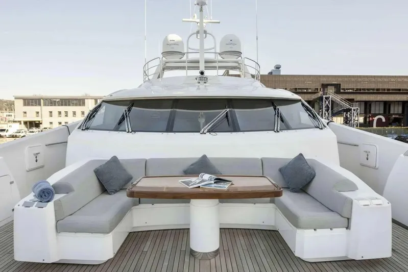  Yacht Photos Pics 2012-Sunseeker-40m-Yacht