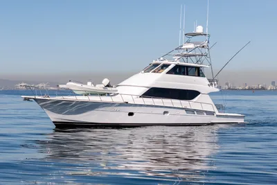 Hatteras 70 Convertible
