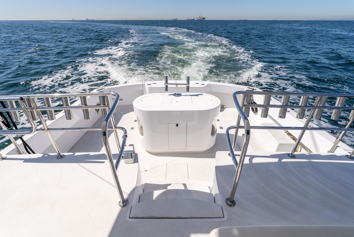 2000 Hatteras 70 